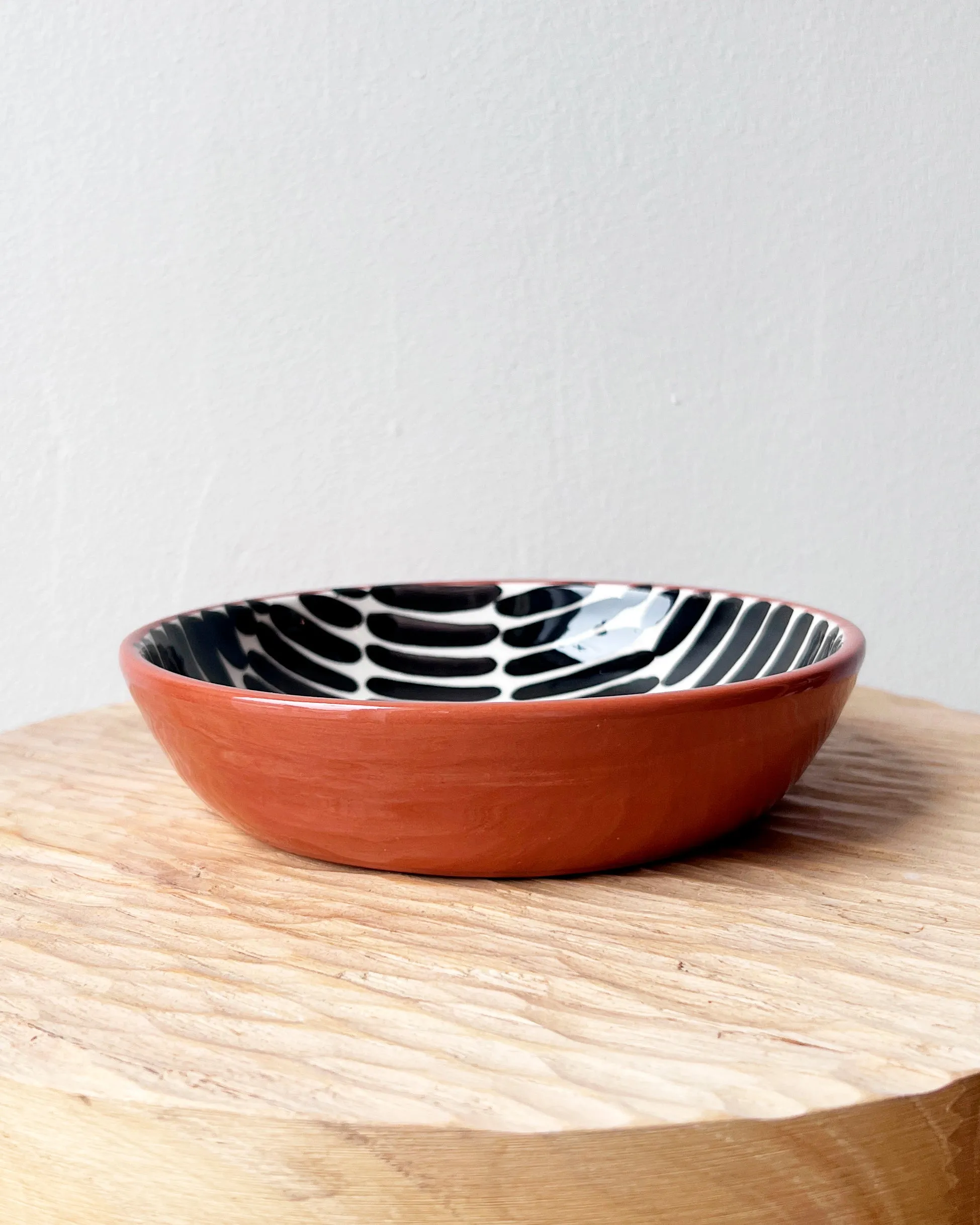 Casa Cubista Dash Pattern Plates and Bowls