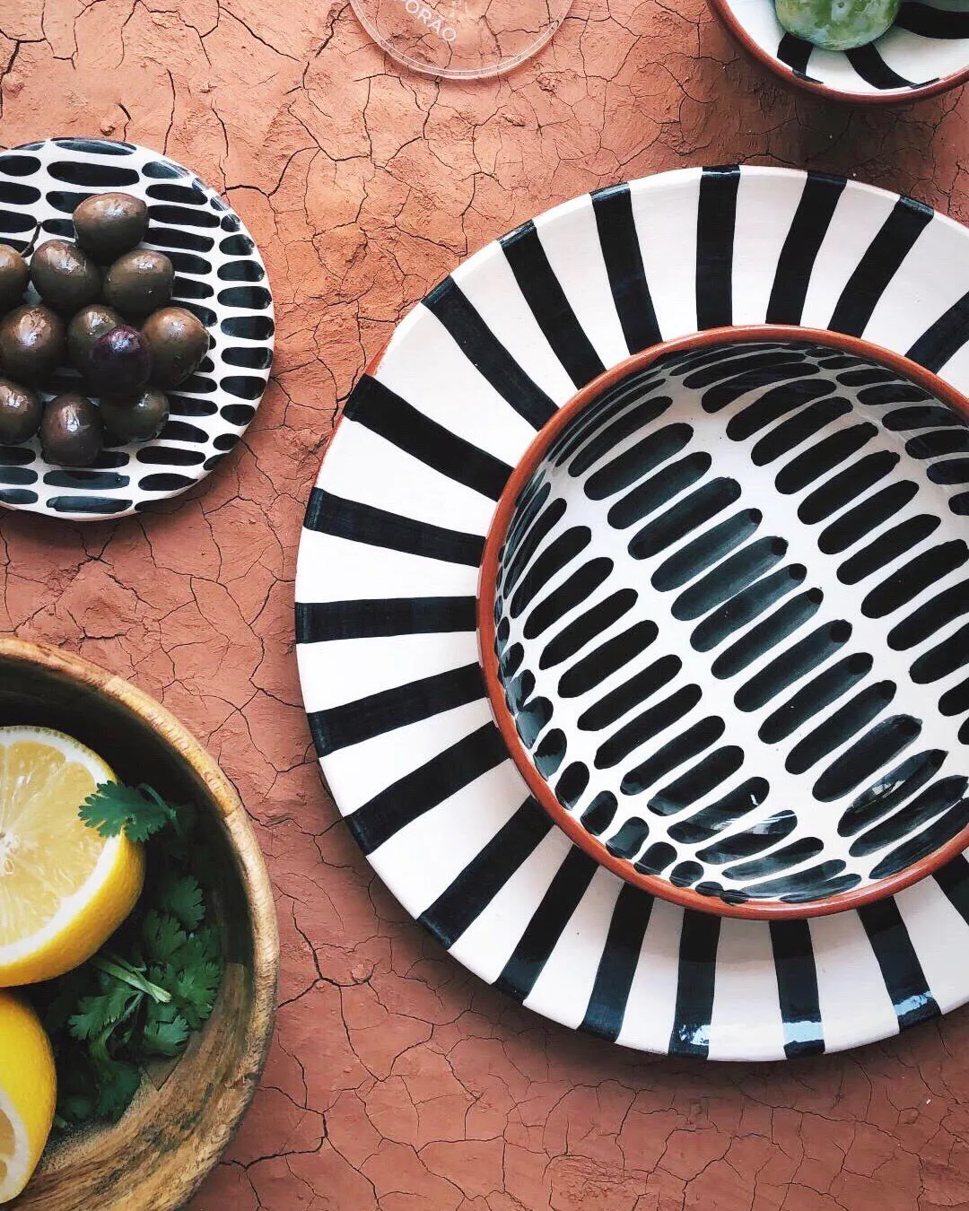 Casa Cubista Dash Pattern Plates and Bowls