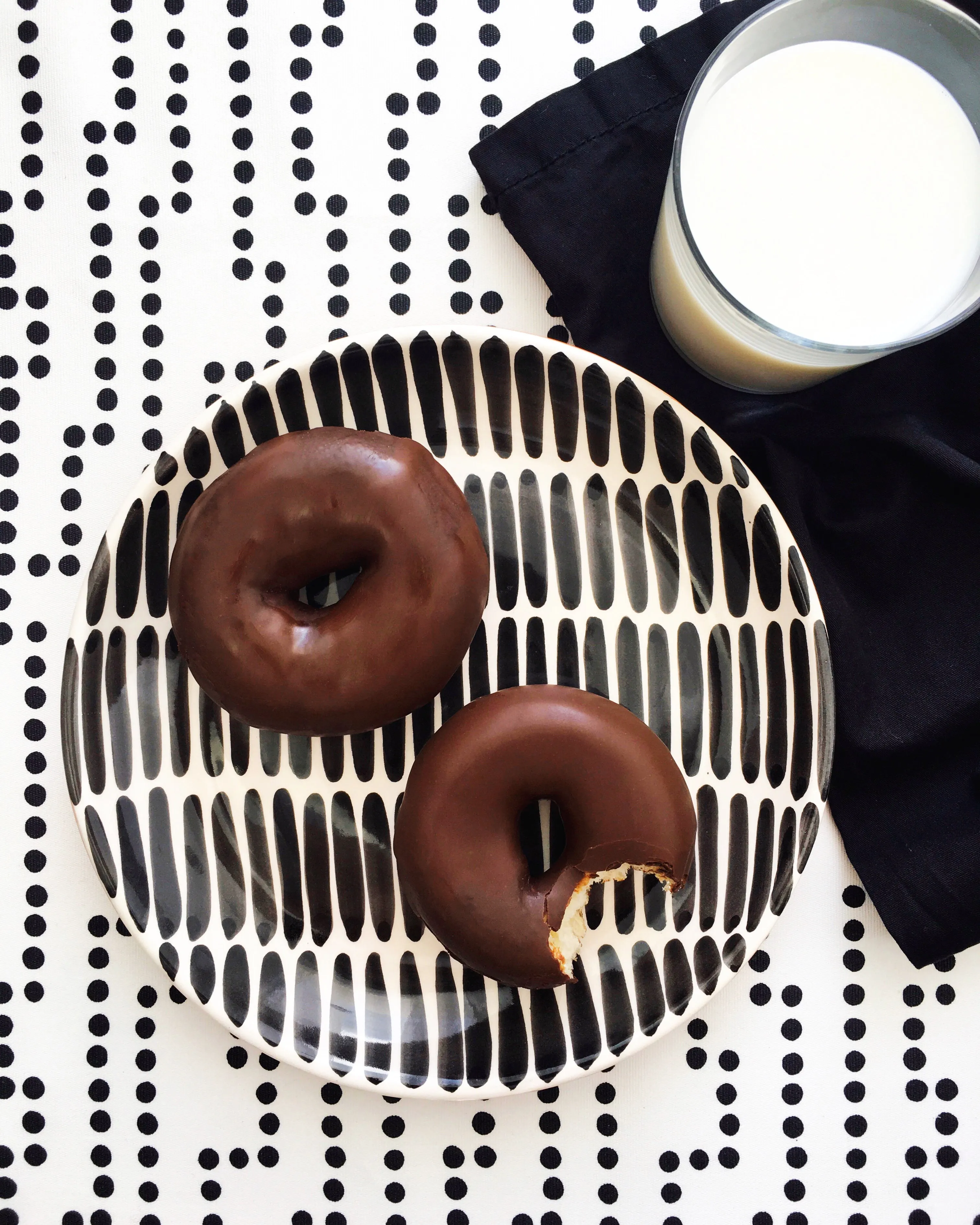 Casa Cubista Dash Pattern Plates and Bowls